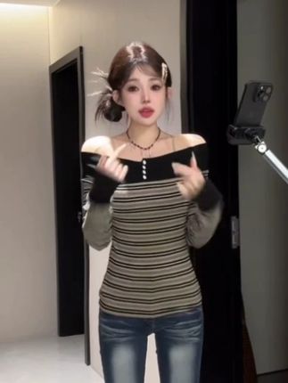 复古条纹拼接针织一字肩露肩修身长袖上衣女秋季设计感打底t恤#时尚 #大气 #高级 #休闲 #好看的衣服都在这里