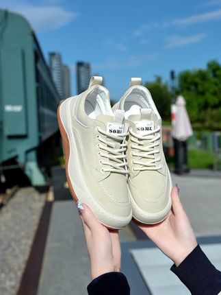 你的鞋柜需要一双百搭款的休闲鞋#好鞋推荐 #软底软面穿上超舒服 #好穿不累脚