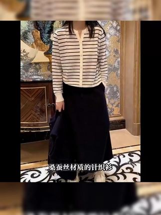 秋冬必备!桑蚕丝撞色条纹针织衫,显瘦百搭超舒适 #桑蚕丝上衣 #显瘦百搭衣 #撞色条纹衫 #女款针织衫 #秋冬针织衫