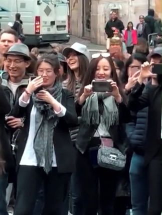 德国男孩名叫菲利斯,手风琴是他的中国爷爷教的 #游击队之歌 完整版,#前奏一响拾起多少人的回忆 #经典老歌