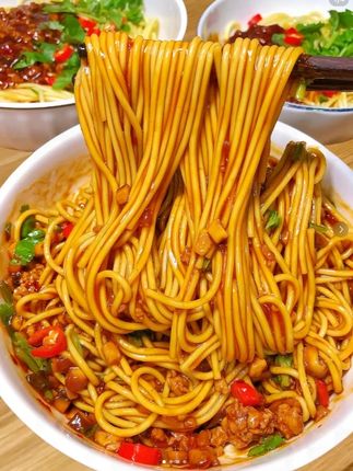 家人们来自贵州威宁的苦荞挂面来了哈,煮出来不断面不坨面,根根分明。喜欢吃粗粮产品的朋友点击小黄车购买哈 #粗粮 #低脂低糖 #威宁苦荞面条 #三农