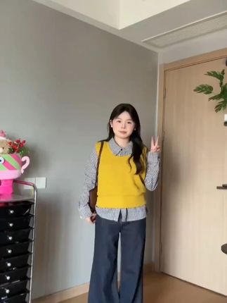 丹宁深蓝微喇牛仔裤女2025早秋新款复古小众高腰显瘦垂感拖地裤子#牛仔裤 #微喇裤 #秋季穿搭 #裤子 #显瘦穿搭