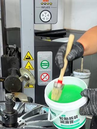 #轮胎润滑膏 千千万,还是这款最划算,超高润滑度和耐用度,环保配方无腐蚀,#装胎 丝滑省力,#轮胎店 #汽修厂 必备