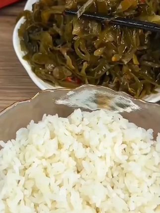 整箱20袋香辣海带丝开袋即食批发爽口下饭拌饭休闲海带零食小吃 #海带丝 #香辣海带丝 #下饭海带丝 #即食海带丝 #追剧小零食海带丝