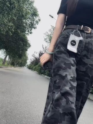 慵懒风女高腰秋冬迷彩宽松牛仔裤宽松显瘦时尚长裤小众裤子迷彩裤#女士牛仔裤 #秋冬穿搭 #慵懒风 #迷彩裤 #宽松显瘦
