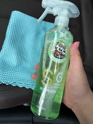 内侧玻璃的清洁也很重要 一小瓶可用2 3年有需要的兄弟们自己下单#撸车日常 #玻璃油膜 #清洁剂 #K液S6内侧玻璃清洁剂 #提高光亮度