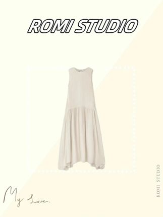 这条裙子把复古电影氛围感焊在身上了!ROMI STUDIO「复古优雅」细斜纹连衣裙,一出场就是焦点!细腻斜纹面料自带柔光滤镜,轻柔贴肤像被云朵包裹~不规则裙摆随风摇曳,走路自带优雅慢镜头,无袖设计露出精致肩线,性感又高级!下午茶搭草编包是慵懒名媛,配西装外套直接 slay 职场!#谁穿谁好看 #连衣裙 #穿出高级感 #夏季新款 #今天穿什么