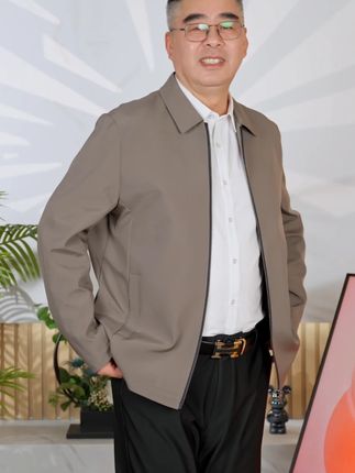 你有多久没给老爸买过新衣服了,明星同款行政夹克,五防牛奶丝面料好打理#商务休闲 #夹克外套 #男士外套 #爸爸装 #胖瘦都能穿
