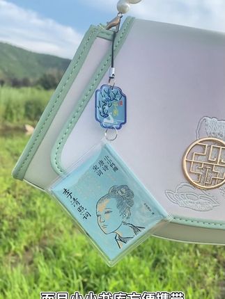 经折精装迷你书,翻阅轻巧体验好。 #饰品 #专柜品质 #出门必备 #总有一款适合你 #礼物推荐