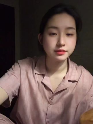 HAHAMOON保湿润唇膏护唇舒缓淡化唇纹滋润补水防干裂【拍一发二】