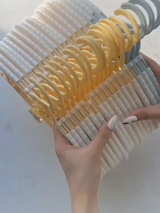20个儿童衣架可伸缩宝宝小衣架小孩晾衣撑新生儿婴儿衣架子专用#儿童衣架 #可伸缩衣架 #宝宝晾衣撑 #新生儿衣架 #儿童专用衣架