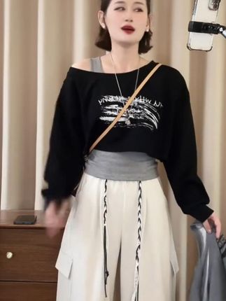 休闲风长袖设计感宽松型辣妹卫衣短款常规款圆领纯欲出游服装女