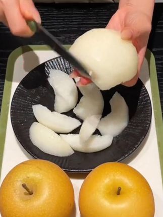 正宗烟台莱阳秋月梨!纯甜爆汁!果肉细腻无渣!果园现摘现发#水果 #我爱吃水果 #水果美食怎么做 #应季水果