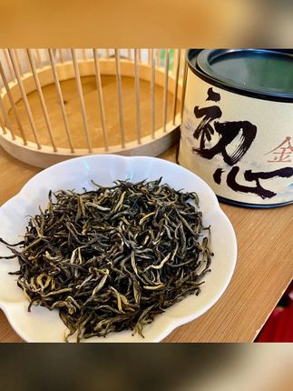 #金骏眉 #武夷茶 #茶叶 #茶友推荐 #好茶推荐  源自武夷山核心产区,严选头春头采单芽,经冬藏养分饱满,氨基酸含量高。 传统工艺精制,干茶金毫显露,冲泡后汤色金黄带 “金圈”,花果香与蜜香交融,口感鲜活甘醇。正宗武夷风味,自饮送礼皆为佳选,尽显春茶珍品格调。