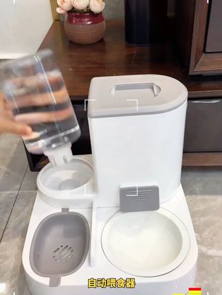 这个饮水机喂食器真的是早买早享受,用着太方便了#萌宠好物 #自动喂食器  #亲测分享  #科学养宠攻略  #猫咪饮水机
