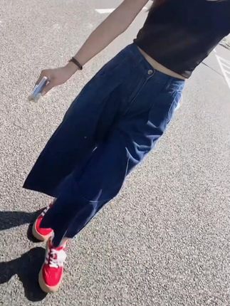 早秋新款日系复古深蓝色九分牛仔裤女梨型身材遮肉显瘦阔腿奶奶裤