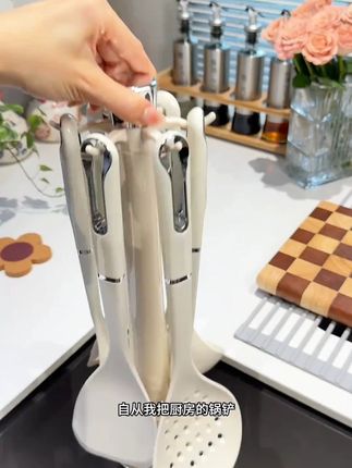 家里有不粘锅的推荐你们这套硅胶锅铲套装,用久了也不变形不变色,关键颜值还特别高#锅铲 #硅胶锅铲 #厨房好物 #餐具 #厨具百货