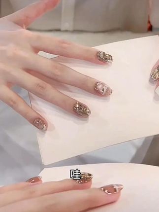 #显白美甲 #美甲款式 #强烈推荐 #美甲 #纯手工穿戴甲 #显白美甲# 美甲款式 #强烈推荐# 美甲 #纯手工穿戴甲