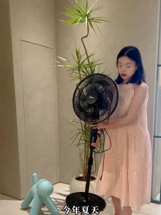 美的大直径电风扇,风大很凉快! #风扇 #循环扇 #风扇推荐 #风扇风扇大热天 #小家电