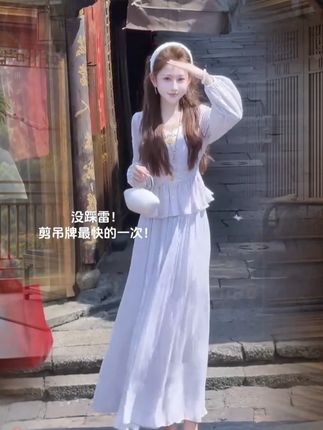 #张予曦毕雯珺真拍了红裙抱 #深情眼 #张予曦 #毕雯珺
