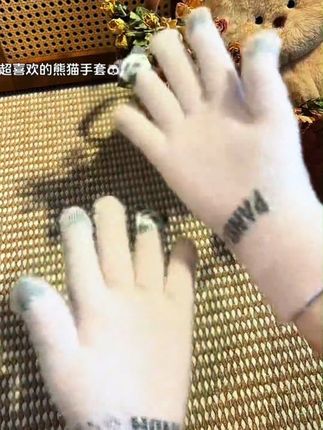 知檬小熊触屏手套冬天加绒保暖防寒手套冬季男女通用运动针织手套#触屏手套 #手套  #冬天骑车必备  #柔软舒适 #好物推荐