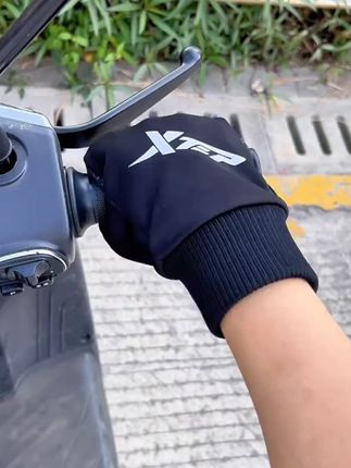 特步手套冬季骑车防风手套骑行保暖手套加绒触屏户外运动跑步钓鱼#手套 #防风手套 #骑车手套 #特步手套 #保暖手套