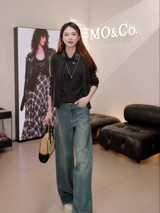 MO范穿搭 | MOCO秋季黄绿光感棉高腰及地阔腿裤牛仔裤。#moco酷女孩 #moco牛仔裤 #去班味穿搭挑战