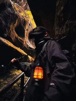 通用鼻垫贴合多数鼻型,无需调整即可稳固贴合,搭配弹性镜腿,骑行时城市穿梭更安心。#通勤 #好物种草 #骑行装备 #户外 #装备党