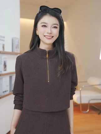 季节有温度,人心有冷暖,记得被美好包围。 #二倍速穿搭 #抖音秋上新