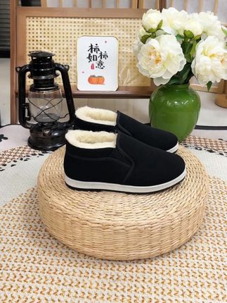 请一定要善待你的父亲,因为他下辈子不会再来,他的大半生都在为你而活。#加绒加厚 #防滑耐磨