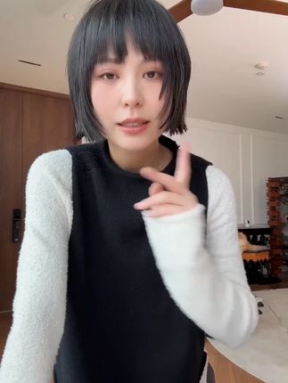 #整个时尚圈都在等入chil#早秋高智感职场穿搭#跟电子闺蜜晒红人秋日穿搭#琥珀流光风外套太适合秋天了#早秋秀场抄作业告别路人感