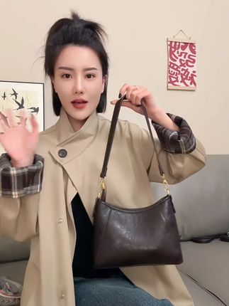 小众复古腋下包包女2025年新款大容量单肩通勤时尚百搭斜挎托特包#小众包包 #复古风包包 #大容量包包 #通勤包 #时尚百搭包