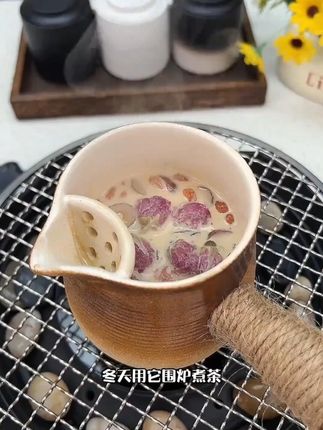 天冷在家煮个罐罐烤奶茶,边喝边追个剧、刷个视频,这感觉也太惬意了!#围炉煮罐罐奶茶 #罐罐烤奶茶