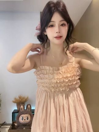【粉雾苏黎尔】镂空绞花V领针织开衫+千金风吊带连衣裙设计感2 #约会穿搭 #连衣裙 #品质女装 #美衣推荐 #睡裙