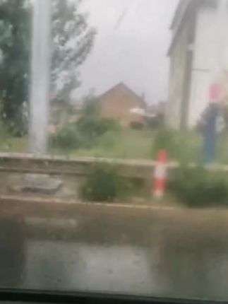 2025新款复古风温柔气质马甲叠穿半身裙三件套装#复古套装 #气质套装 #半身裙套装 #时尚套装 #时尚套装两件套