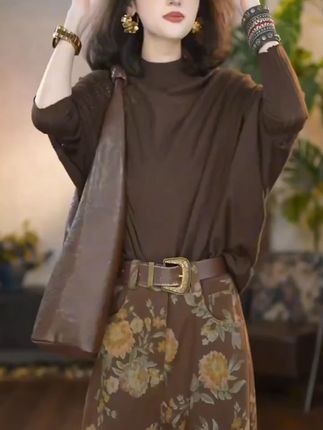 高级感洋气裤套装女2025秋季新款宽松遮肉纯色针织衫+印花阔 高级感洋气裤套装女2025秋季新款宽松遮肉纯色针织衫+印花阔腿裤#谁穿谁好看 #穿出自己的风格 #显瘦穿搭 #时尚女装 #洋气减龄