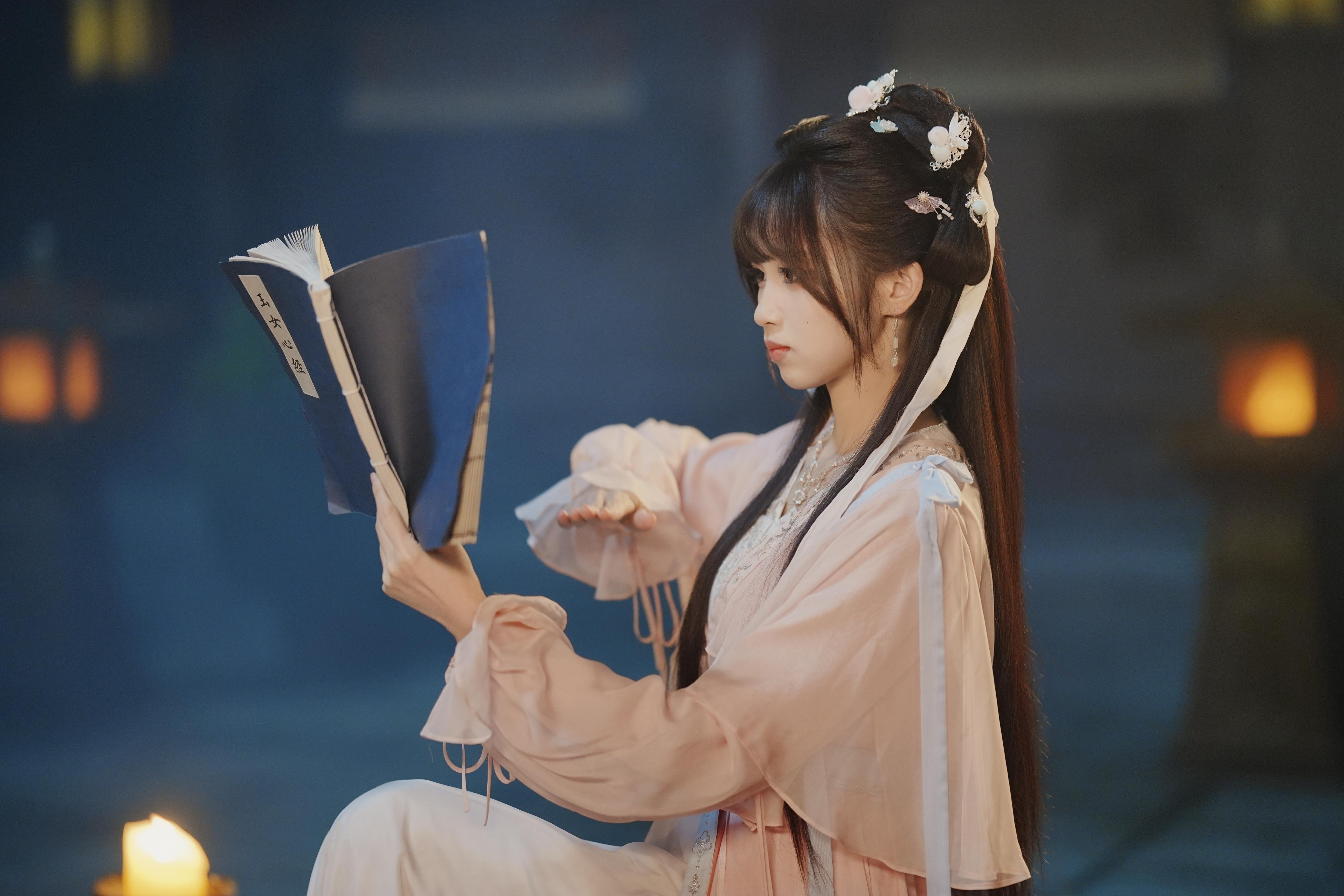 谢筱筱美图来咯~#完蛋我被美女包围了 #完蛋我被美女包围了2 #完蛋2 #互动影游 #Steam游戏