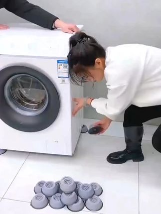 快给家里的洗衣机按上这个洗衣机脚垫,打扫卫生也方便多了,还可以减少洗衣机的震动