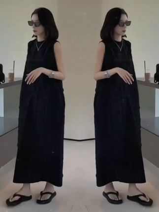 法式气质圆领无袖连衣裙女2025夏季新款宽松高档黑色中长款黑裙子 #简约穿搭  #休闲减龄穿搭  #洋气减龄  #显瘦穿搭  #爆款热卖中