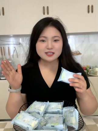 #十月结晶洗衣皂深层清洁 温和无残留,十月结晶洗衣皂让衣物焕然一新! ,#清洁神器 #环保生活 #洗衣技巧