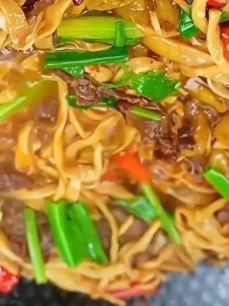 江西的炭烤笋尖,可以炒菜炖肉煲汤涮火锅,脆嫩爽口,好吃还不贵#炭烤笋尖 #妈呀太香了 #笋尖小炒肉 #大人小孩都爱吃
