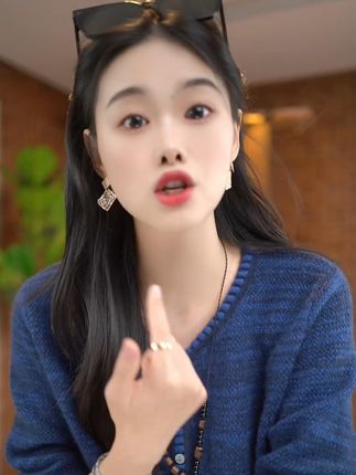 我接受我的狼狈,也理解自己的平凡。#谁穿谁好看 #高级穿搭