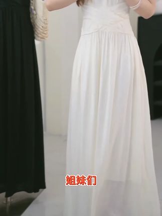 法式白色无袖挂脖v领连衣裙女2025夏季新款绝美收腰显瘦大摆长裙#女装 #连衣裙 #时尚穿搭 #品质女装 #小个子穿搭
