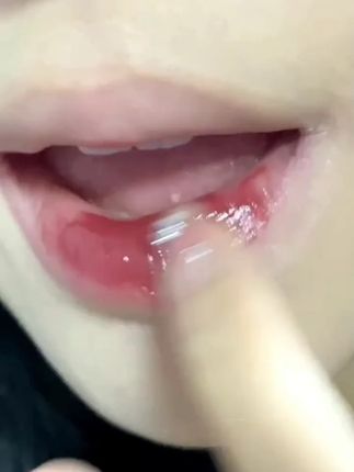 好漂亮的果冻唇!!随便涂都很好看! #和妆唇冻 #口红试色 #嘟嘟唇
