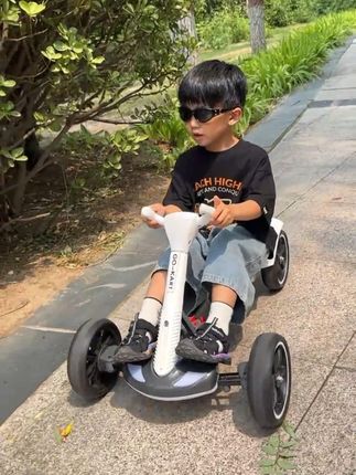 #卡丁车   居然能折叠放进后备箱?带娃说走就走,这也太方便了吧  #卡丁车怎么选    #童车礼物