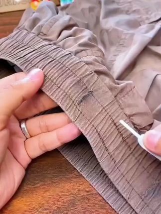 弹簧可折弯穿绳子穿橡筋神器#折弯神器 #穿针引线神器推荐 #穿绳神器 #穿绳技巧