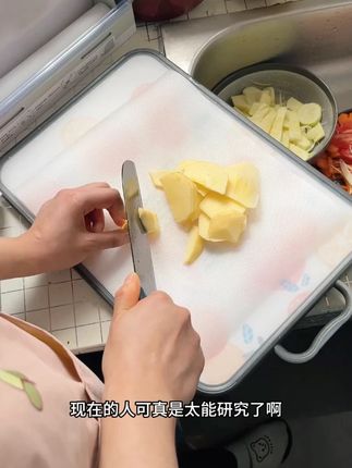 一次性砧板!家用便携可裁剪,切物干净又卫生! #加厚砧板 #切肉水果板 #可裁剪 #卫生砧板垫 #干净砧板