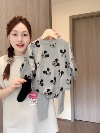 超级乖萌可爱的米奇老鼠连体包屁衣,这个价格到手可是三件套! #高品质童装 #婴童服饰 #连体包屁衣 #爬爬服连体衣