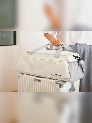 出去旅行三四天带这个小包足够了。时间再长带个箱子,解放双手去玩手机啦 #包包推荐 #种草 #旅行包 #平价包包