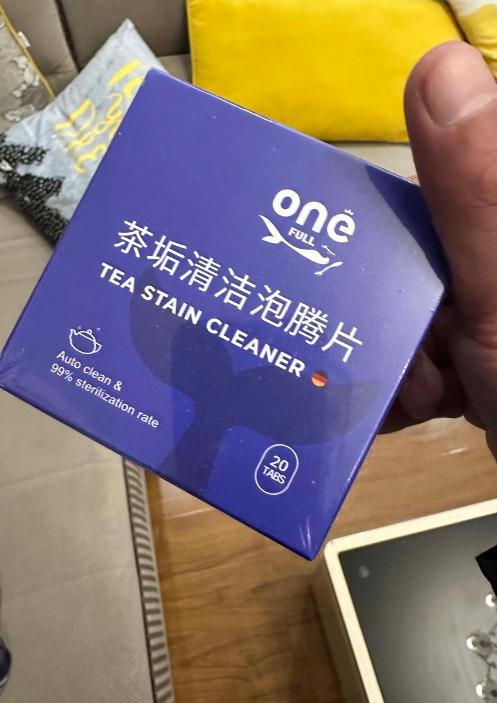 闷了一个假期的水杯,一打开就有一股沤味,怎么洗都洗不掉,你就用这个#onefull茶垢泡腾片 做个深度清洁